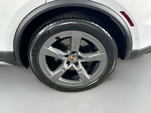 New 2026 Porsche Macan 4S Electric AWD/4WD image 32