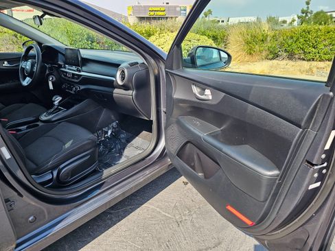 Used 2019 Kia Forte LXS FWD image 26