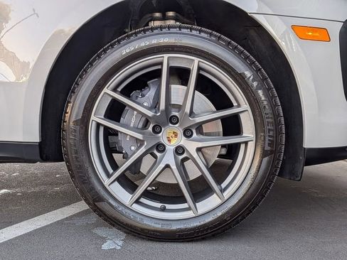 Certified 2023 Porsche Macan Turbo AWD/4WD image 10
