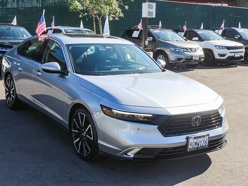 Used 2023 Honda Accord Touring image 3