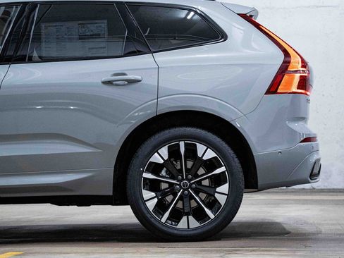 New 2026 Volvo XC60 B5 Ultra w/ Protection Package Premier image 4