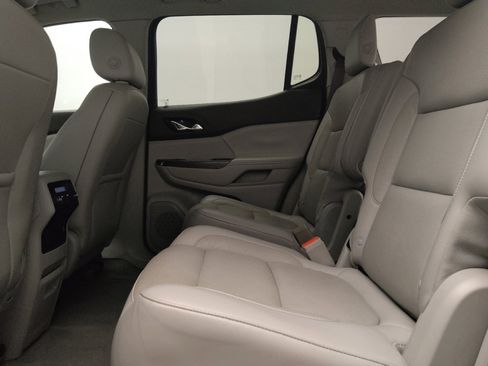 Used 2018 GMC Acadia SLT image 18