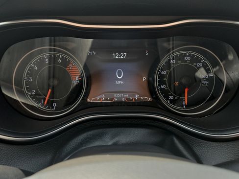 Used 2019 Jeep Cherokee Trailhawk w/ Cold Weather Group AWD/4WD image 15