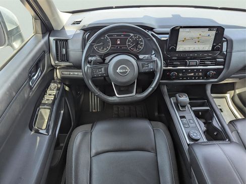 Used 2023 Nissan Pathfinder SL image 19