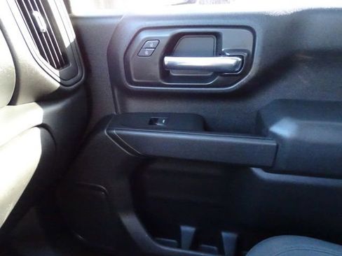 Used 2020 Chevrolet Silverado 2500 Custom w/ Custom Value Package AWD/4WD image 11