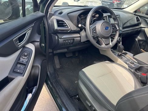 Used 2023 Subaru Forester Premium image 7
