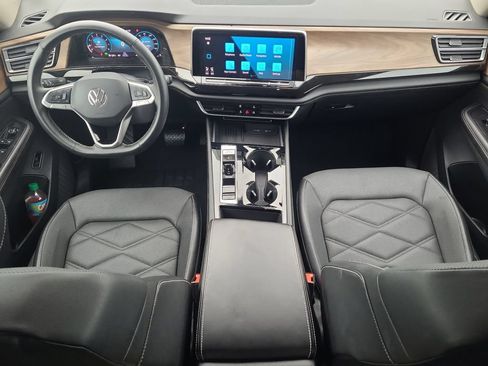 Used 2025 Volkswagen Atlas SE FWD image 10