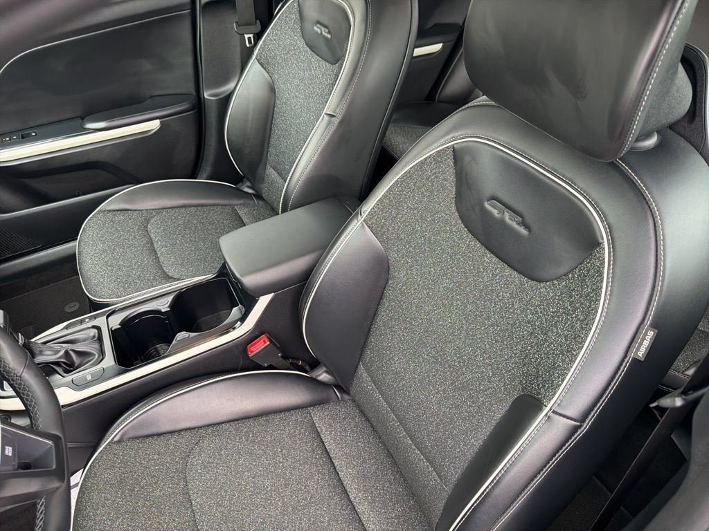Used 2025 Kia K4 GT-Line w/ GT-Line Sunroof Package FWD image 9