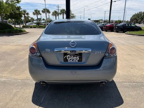 Used 2011 Nissan Altima 2.5 S w/ Convenience Pkg FWD image 4