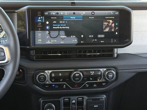 Used 2025 Jeep Wrangler Unlimited Sahara w/ Safety Group image 18