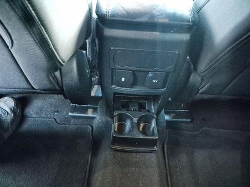 Used 2024 Ford Explorer XLT image 18