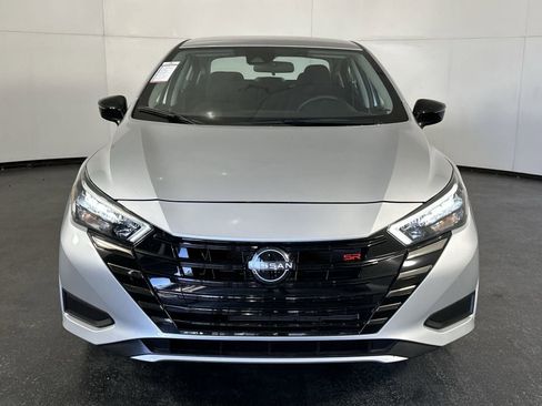 Used 2025 Nissan Versa SR image 4