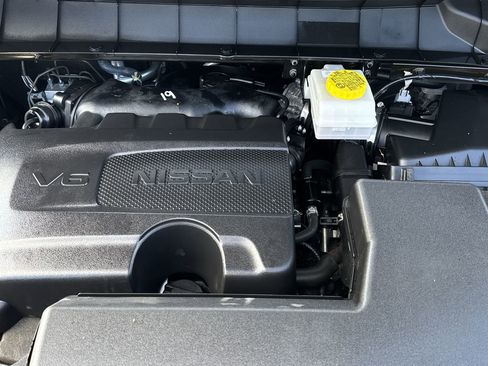 Used 2024 Nissan Pathfinder SL image 11