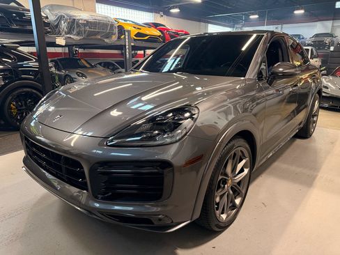 Used 2022 Porsche Cayenne GTS AWD/4WD image 10