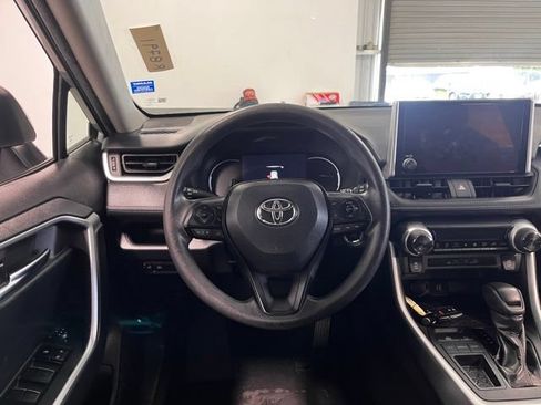 Used 2024 Toyota RAV4 XLE FWD image 19