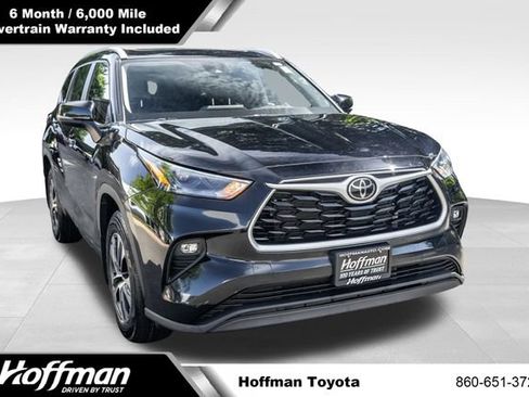 Used 2023 Toyota Highlander XLE AWD/4WD image 1
