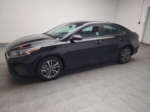 Used 2023 Kia Forte LXS image 2