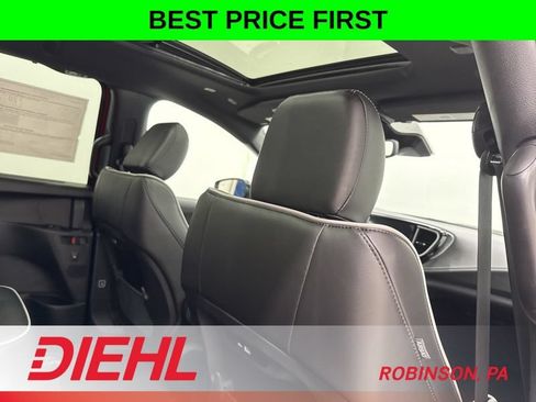 New 2026 Chrysler Pacifica Limited w/ S Appearance Package AWD/4WD image 14