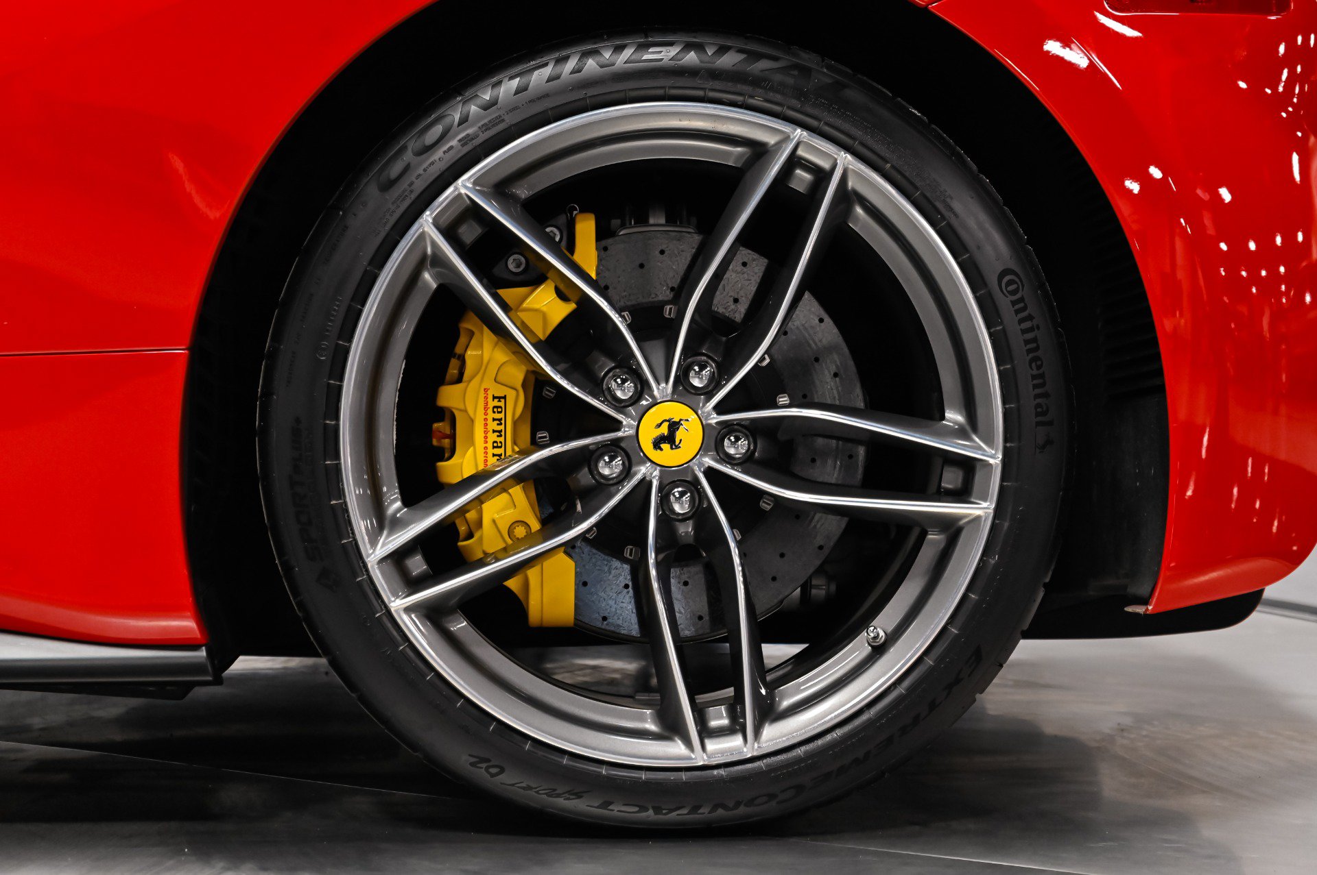 Used 2018 Ferrari 488 GTB RWD image 20