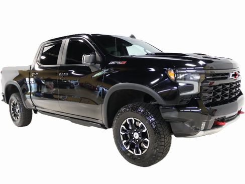 Used 2022 Chevrolet Silverado 1500 ZR2 w/ Technology Package image 5