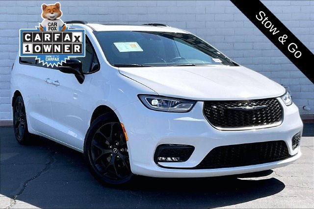 Used 2026 Chrysler Pacifica Limited w/ S Appearance Package FWD image 12