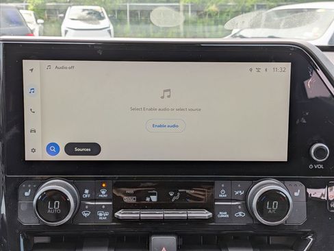 Used 2023 Toyota Highlander XLE FWD image 19