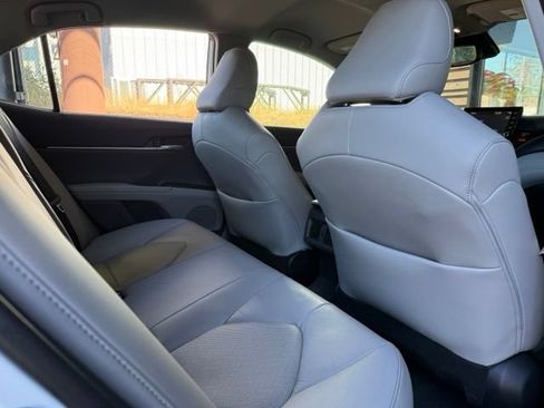 Used 2022 Toyota Camry XLE FWD image 33