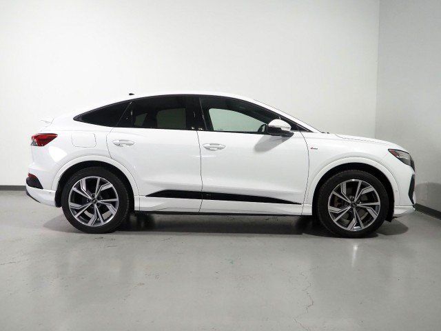 Used 2024 Audi Q4 e-tron quattro Prestige Sportback AWD/4WD image 5