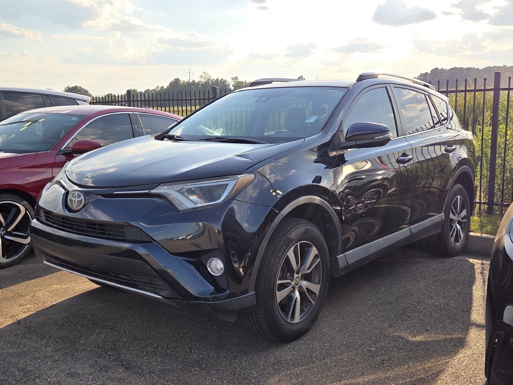 Used 2017 Toyota RAV4 XLE FWD image 5
