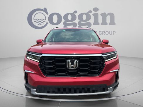 Certified 2025 Honda Pilot Elite image 8