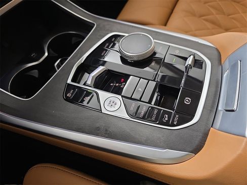 Certified 2023 BMW X7 xDrive40i w/ Premium Package image 26