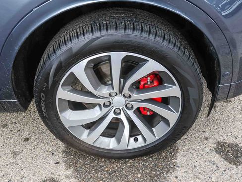 Used 2025 Land Rover Discovery Sport S image 13