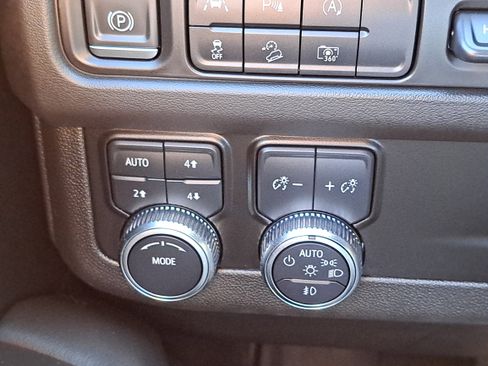 Used 2023 GMC Yukon AT4 w/ AT4 Premium Package image 24