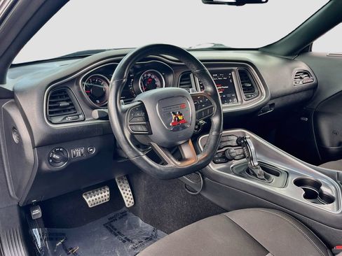 Used 2020 Dodge Challenger R/T Scat Pack RWD image 9