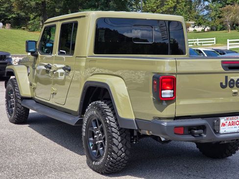New 2025 Jeep Gladiator Sport image 41