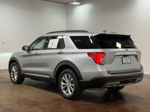 Used 2023 Ford Explorer XLT w/ Equipment Group 202A AWD/4WD image 5