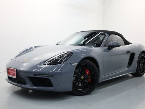 Used 2024 Porsche 718 Boxster S RWD image 2