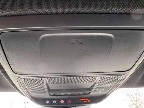 Used 2025 GMC Acadia Elevation image 22