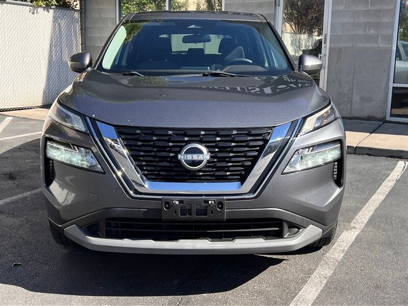 Used 2023 Nissan Rogue SV AWD/4WD image 2