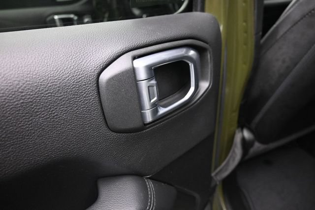 Used 2023 Jeep Wrangler Unlimited Sahara AWD/4WD image 33