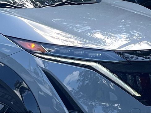 New 2023 Nissan Ariya FWD image 4
