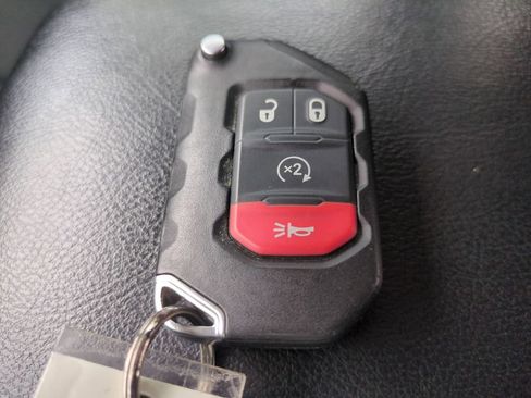 Used 2022 Jeep Gladiator Sport AWD/4WD image 31