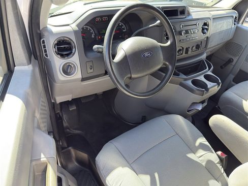 Used 2013 Ford E-350 and Econoline 350 Super Duty image 15