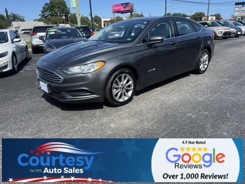 Used 2017 Ford Fusion S image 3