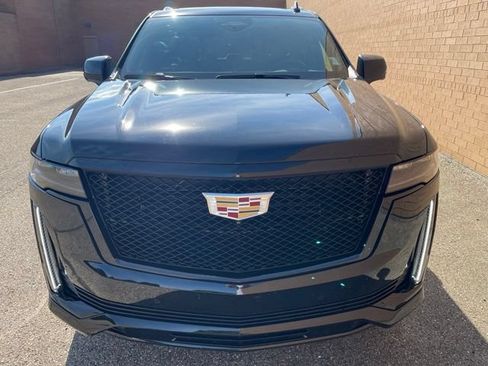Used 2023 Cadillac Escalade Sport w/ Touring Package AWD/4WD image 5