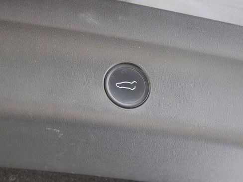 Used 2021 Tesla Model Y Long Range image 26