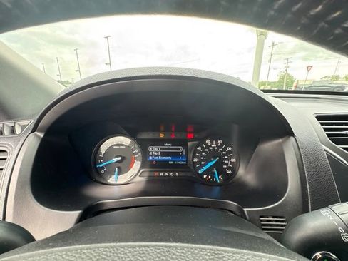 Used 2018 Ford Explorer XLT FWD image 15