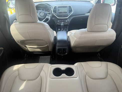 Used 2015 Jeep Cherokee Limited w/ Luxury Group AWD/4WD image 6