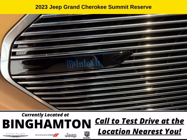 Used 2023 Jeep Grand Cherokee Summit AWD/4WD image 12