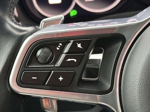 Used 2023 Porsche Cayenne Base image 32